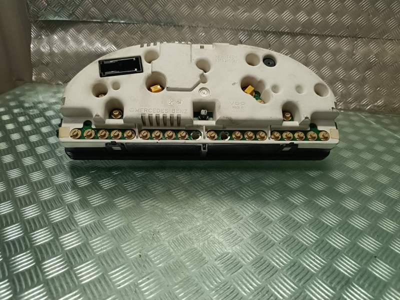 Recambio de cuadro instrumentos para mercedes-benz clase m (w163) referencia OEM IAM A1635409511 3319210087 VDO