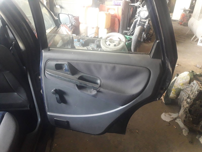 seat ibiza (6k1) del año 2001