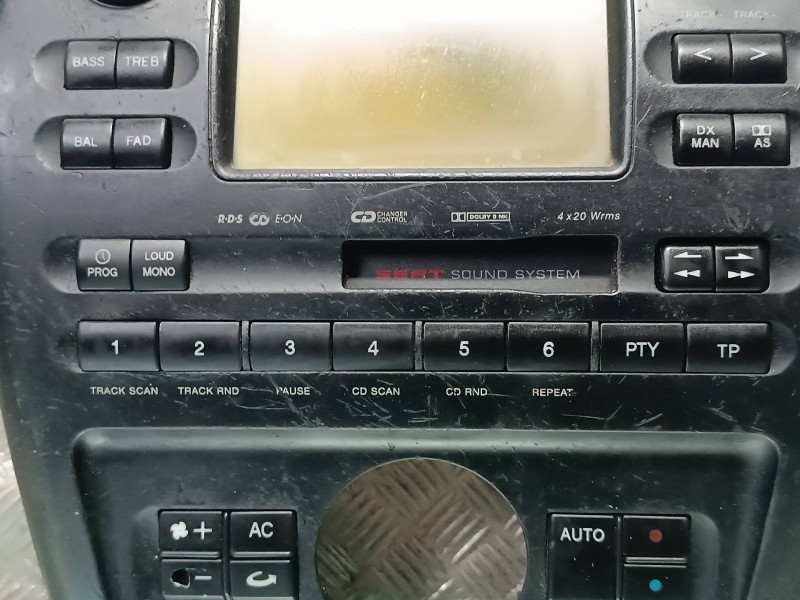 Recambio de pantalla multifuncion para seat ibiza (6k1) referencia OEM IAM 6K1035905J  