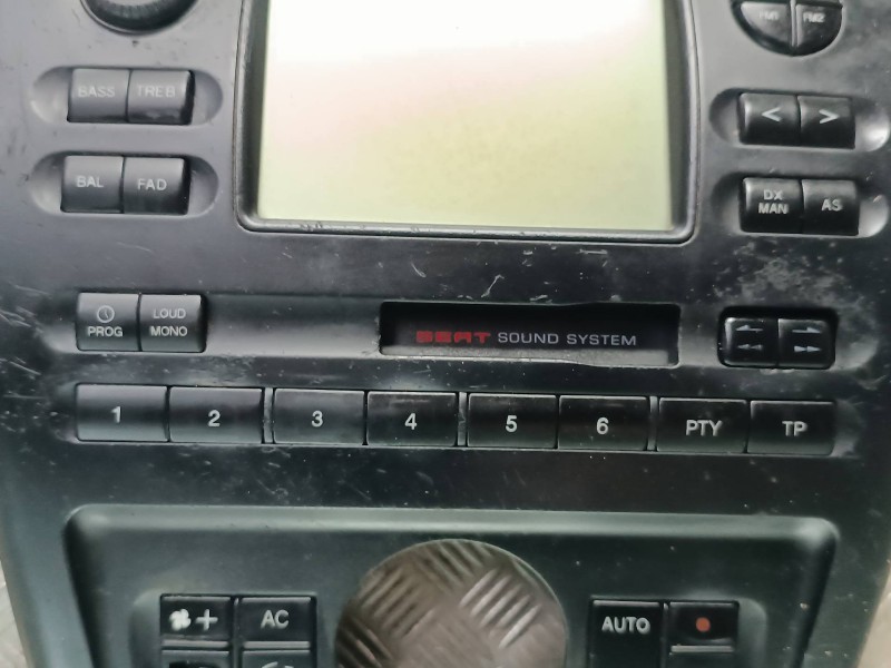 Recambio de pantalla multifuncion para seat ibiza (6k1) referencia OEM IAM 6K1035905G W06K1035905G 