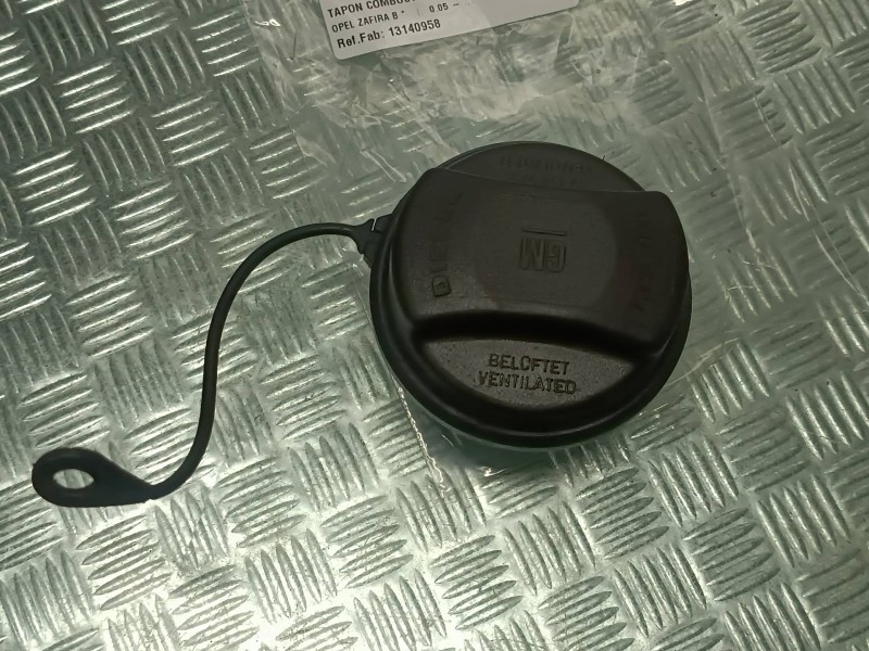 Recambio de tapon combustible para opel zafira b referencia OEM IAM 13140958  GM