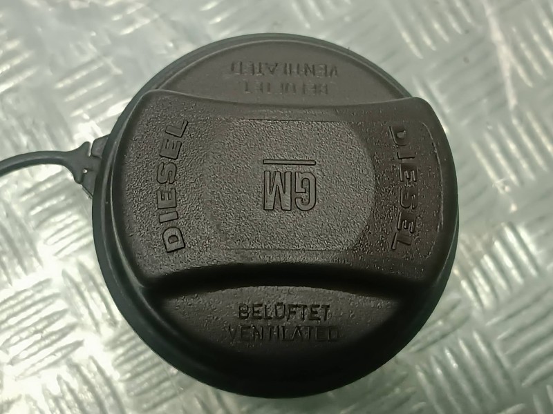 Recambio de tapon combustible para opel zafira b referencia OEM IAM 13140958  GM