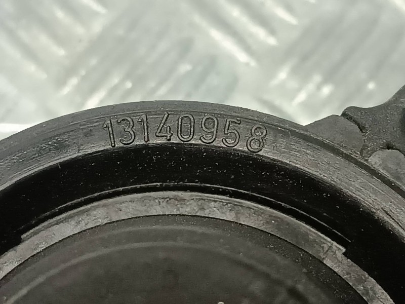 Recambio de tapon combustible para opel zafira b referencia OEM IAM 13140958  GM