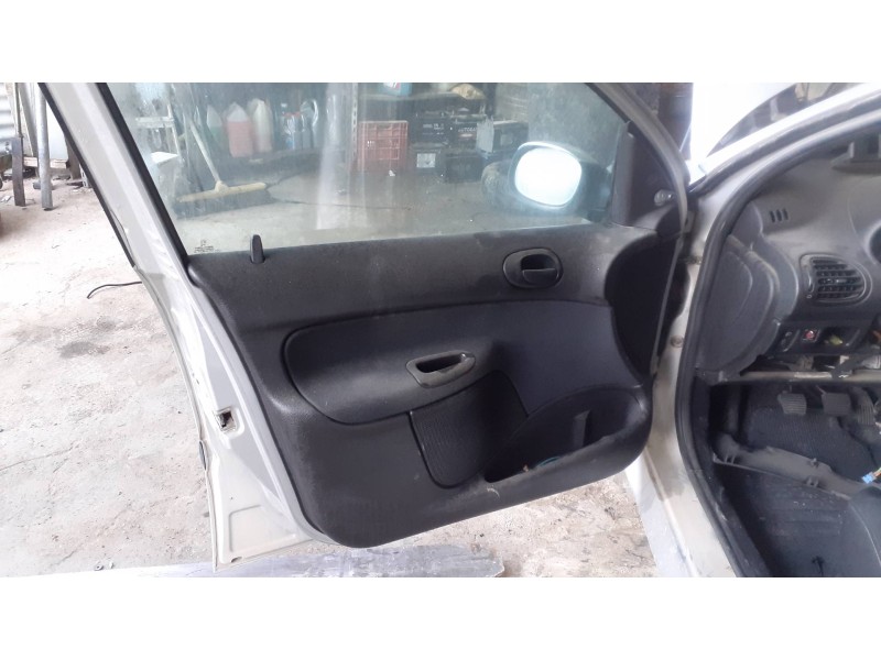 peugeot 206 berlina del año 2003