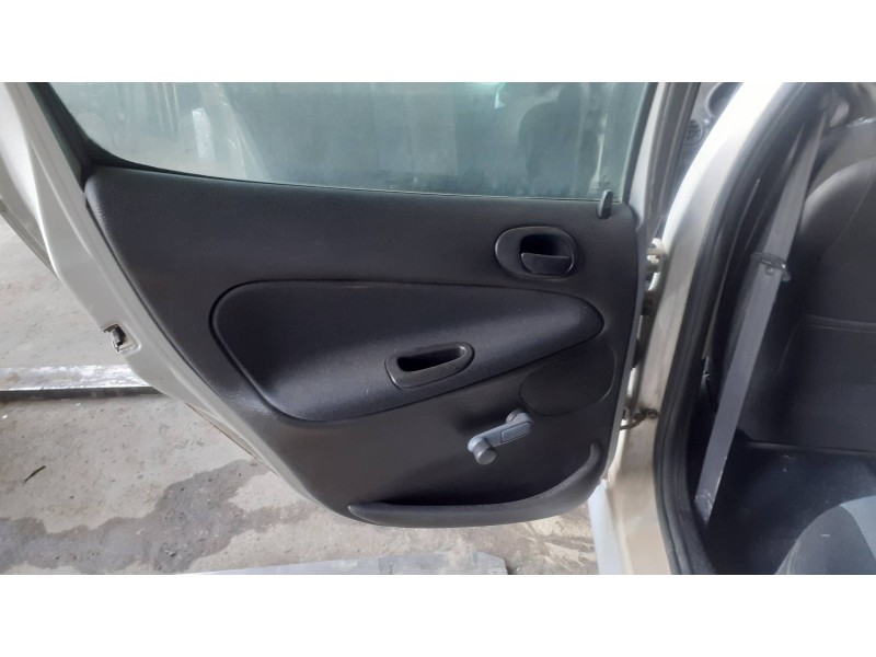 peugeot 206 berlina del año 2003