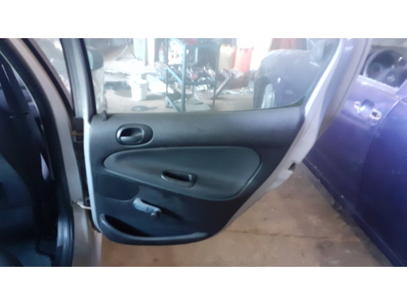 peugeot 206 berlina del año 2003