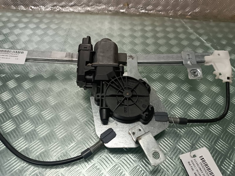 Recambio de elevalunas delantero izquierdo para renault megane ii berlina 5p referencia OEM IAM 440726  ELECTRICO