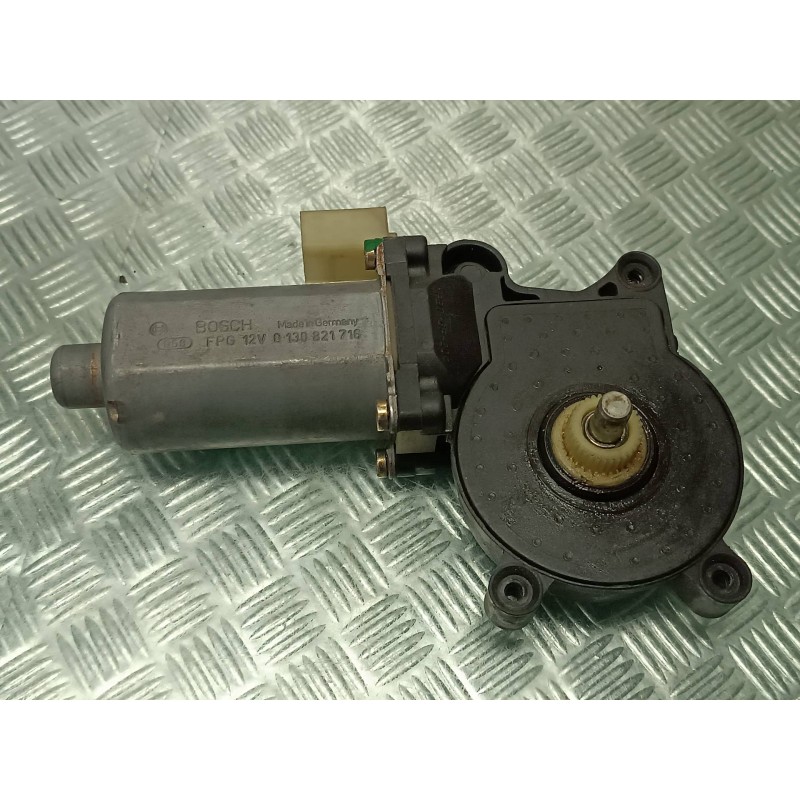 Recambio de motor elevalunas delantero izquierdo para bmw x5 (e53) 3.0d referencia OEM IAM 676283620630 0130821716 BOSCH