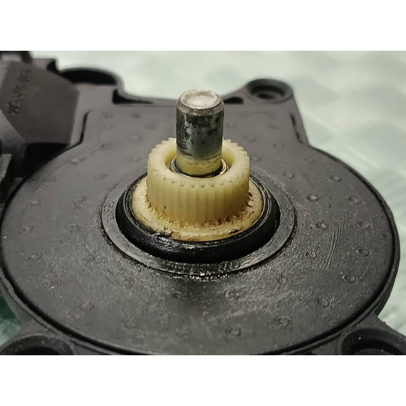 Recambio de motor elevalunas delantero izquierdo para bmw x5 (e53) 3.0d referencia OEM IAM 676283620630 0130821716 BOSCH