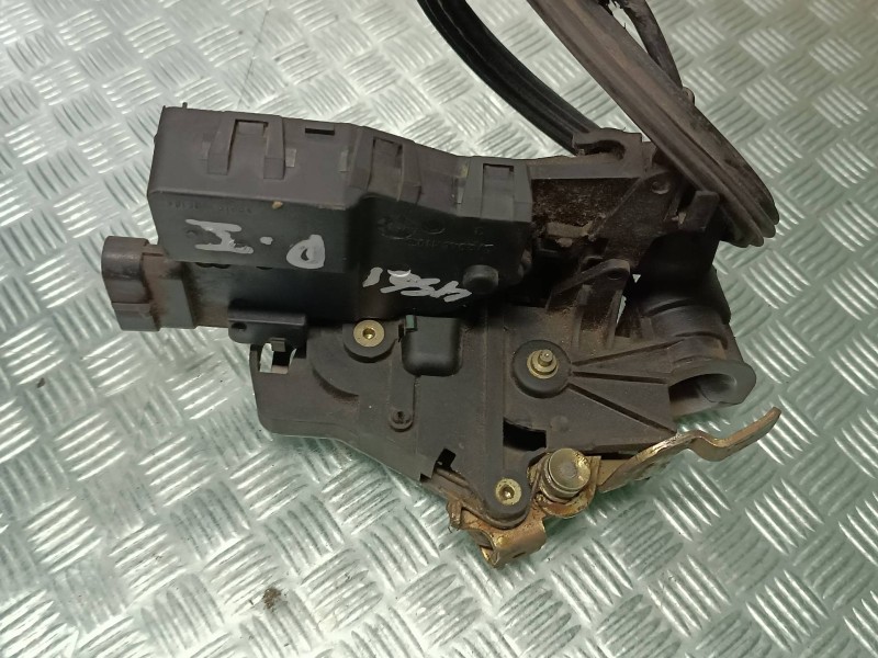 Recambio de cerradura puerta delantera izquierda para mercedes-benz clase m (w163) referencia OEM IAM A1637202935 20461104 