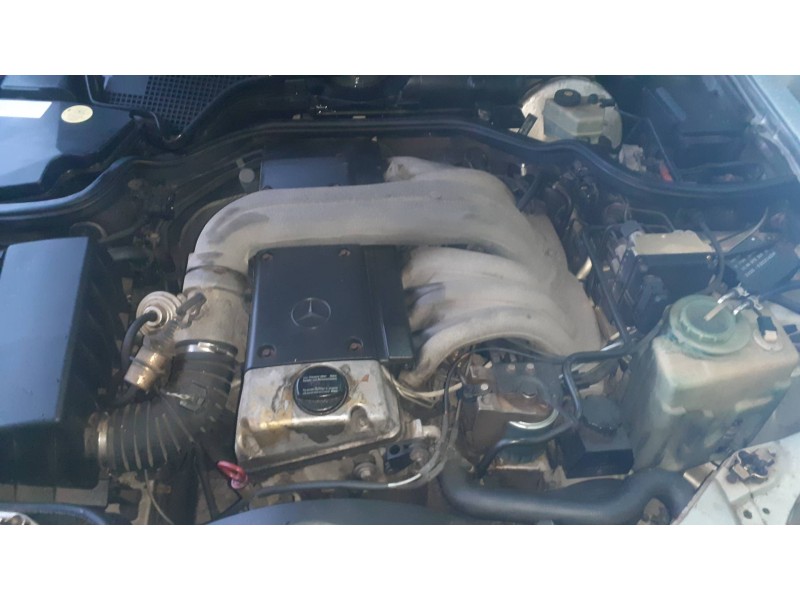 mercedes-benz clase e (w210) berlina del año 2002