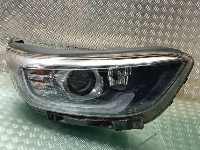 Recambio de faro derecho para kia stonic (ybcuv) referencia OEM IAM 92102H8  