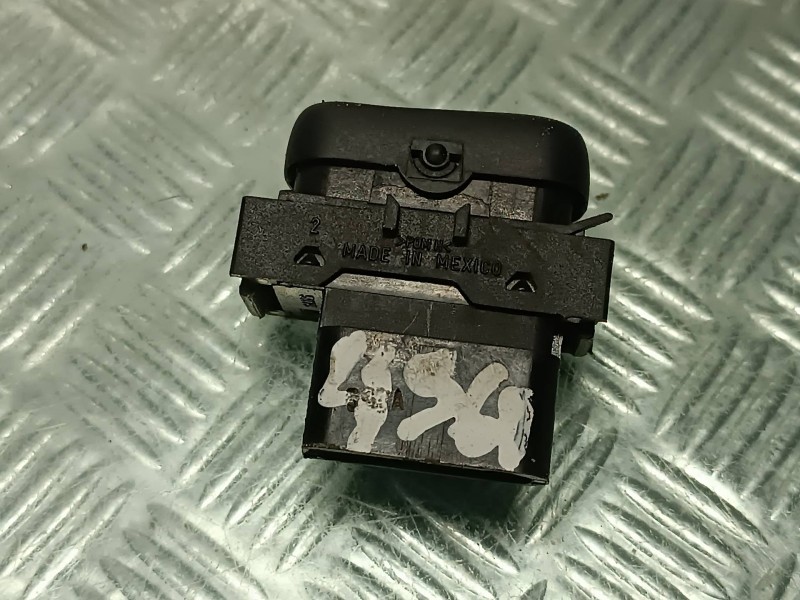 Recambio de interruptor para mercedes-benz clase m (w163) referencia OEM IAM 1638200210 03100620 CALEFACCION ASIENTO