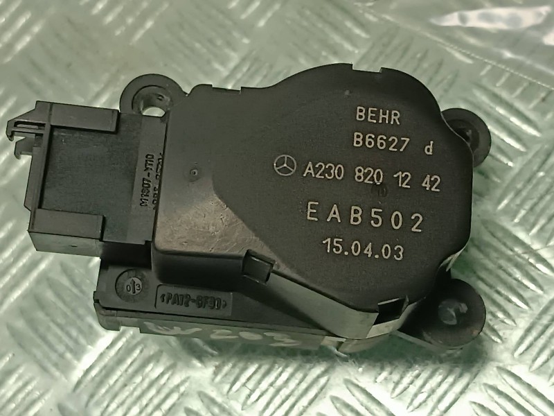 Recambio de motor trampilla calefaccion para mercedes-benz clase c (w203) berlina referencia OEM IAM A2308201242  BEHR