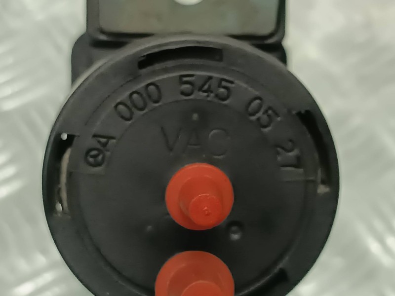 Recambio de valvula aire adicional para mercedes-benz clase m (w163) referencia OEM IAM A0005450527  CONECTOR 2 PINES