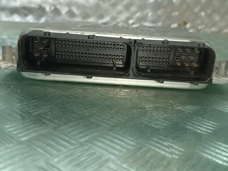 Recambio de centralita motor uce para seat ibiza (6l1) referencia OEM IAM 038906012HP 0281011320 BOSCH