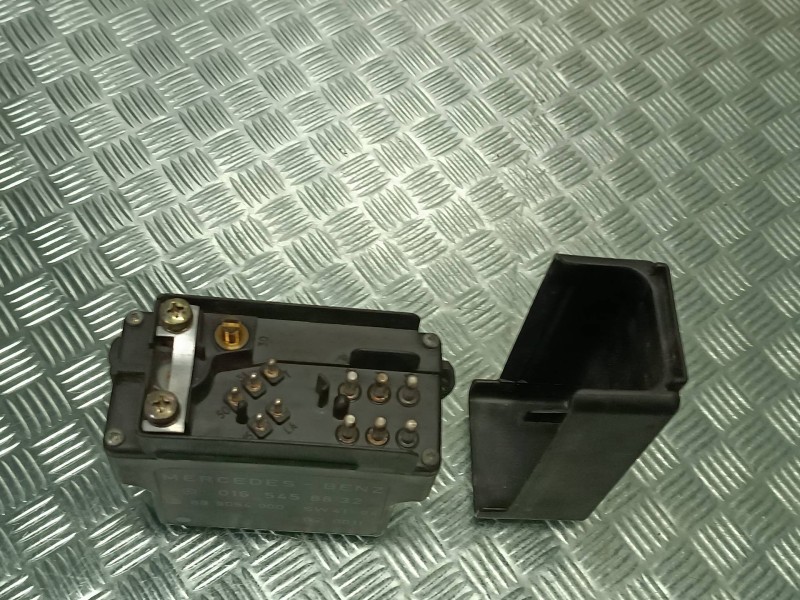 Recambio de caja precalentamiento para mercedes-benz clase e (w210) berlina referencia OEM IAM 0165458832 899054000 