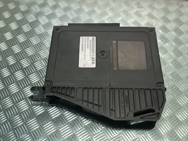 Recambio de modulo confort para mercedes-benz clase e (w210) berlina referencia OEM IAM 2108203826 335626 TEMIC