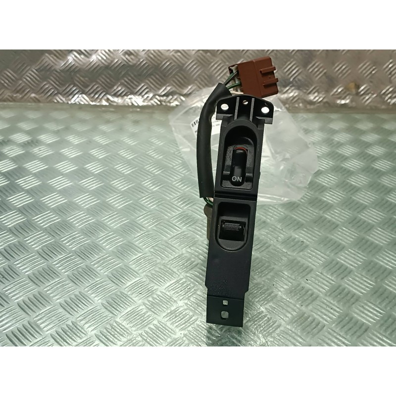 Recambio de mando elevalunas delantero izquierdo para mg rover serie 400 (rt) referencia OEM IAM   CONECTOR 5 PINES