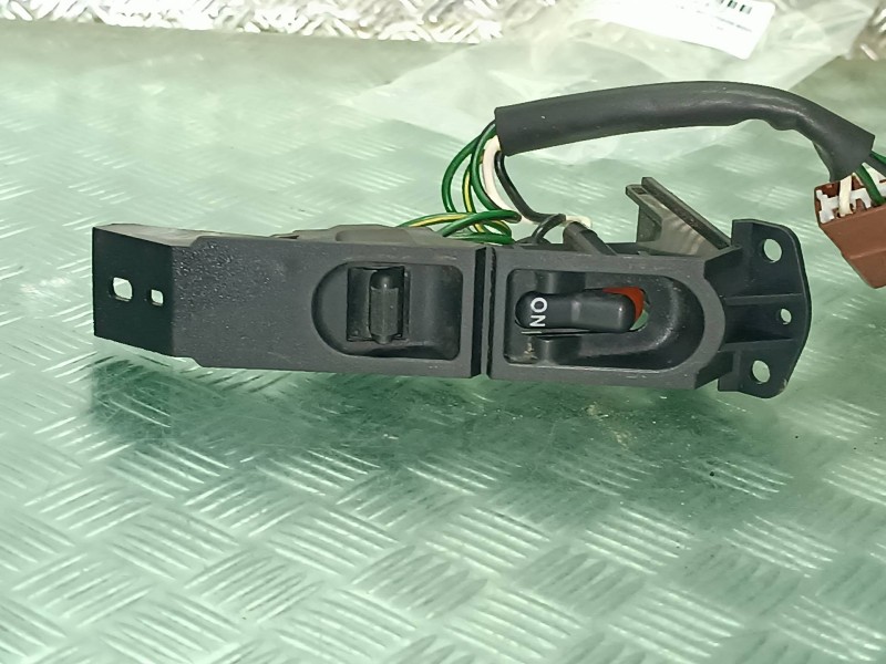 Recambio de mando elevalunas delantero izquierdo para mg rover serie 400 (rt) referencia OEM IAM   CONECTOR 5 PINES