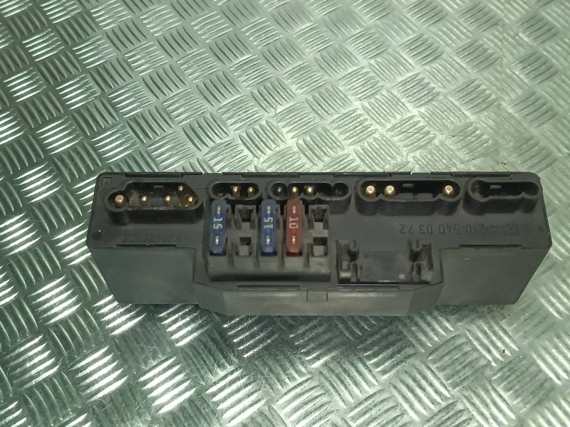 Recambio de caja reles / fusibles para mercedes-benz clase e (w210) berlina referencia OEM IAM A2105400372 05376000 463581