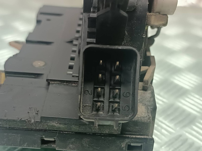 Recambio de cerradura puerta delantera derecha para ford focus berlina (cap) referencia OEM IAM 2S4AA21812CB  BOSCH