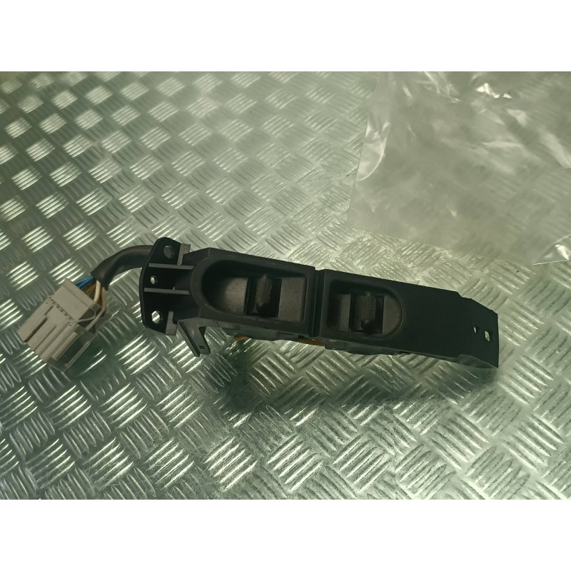 Recambio de mando elevalunas delantero izquierdo para mg rover serie 400 (rt) referencia OEM IAM   CONECTOR 8 PINES