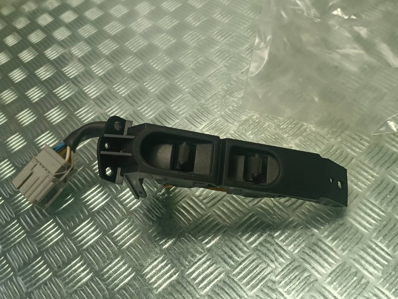 Recambio de mando elevalunas delantero izquierdo para mg rover serie 400 (rt) referencia OEM IAM   CONECTOR 8 PINES