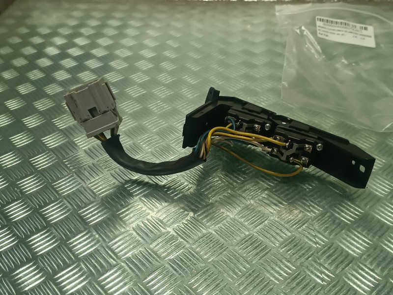 Recambio de mando elevalunas delantero izquierdo para mg rover serie 400 (rt) referencia OEM IAM   CONECTOR 8 PINES