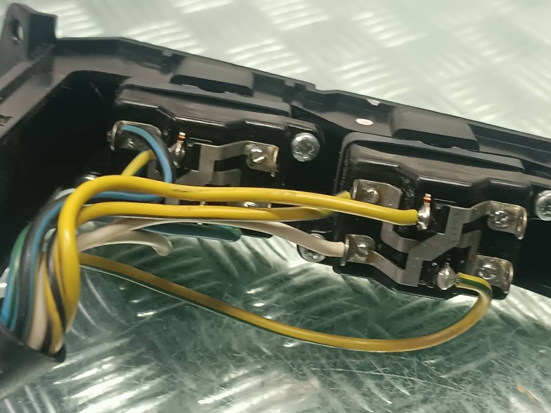 Recambio de mando elevalunas delantero izquierdo para mg rover serie 400 (rt) referencia OEM IAM   CONECTOR 8 PINES