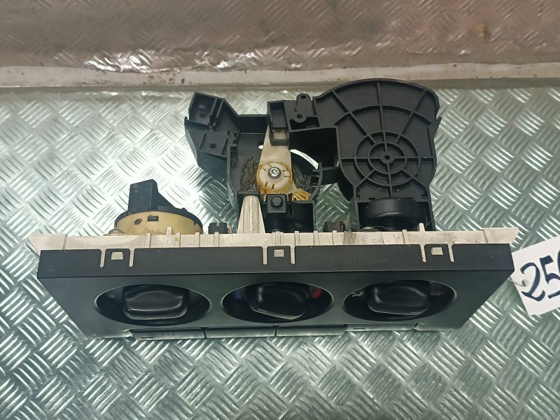 Recambio de mando calefaccion / aire acondicionado para mg rover serie 400 (rt) referencia OEM IAM JFC101290 F06767 