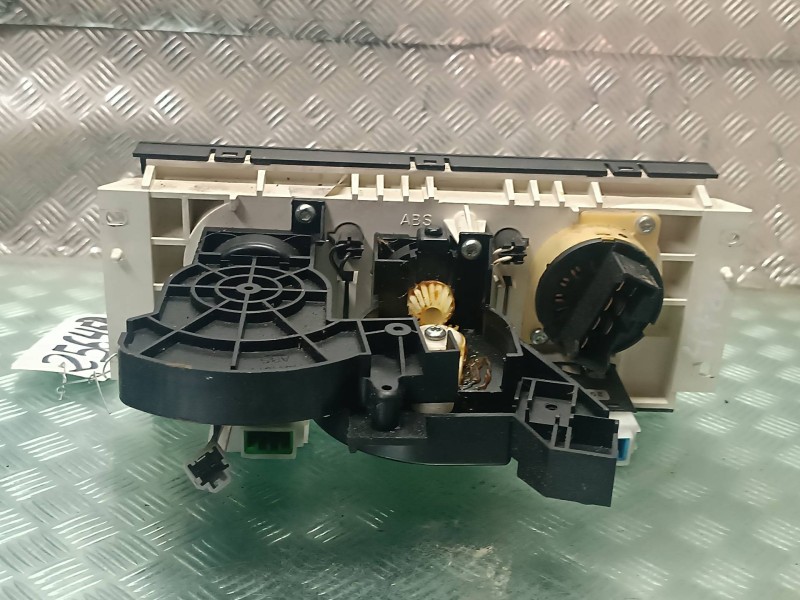 Recambio de mando calefaccion / aire acondicionado para mg rover serie 400 (rt) referencia OEM IAM JFC101290 F06767 