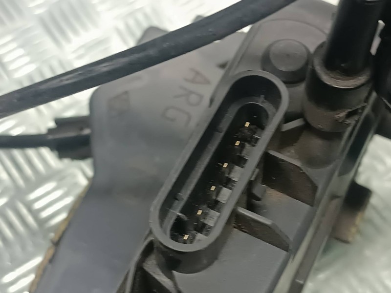 Recambio de cerradura puerta delantera izquierda para renault megane ii berlina 5p referencia OEM IAM   