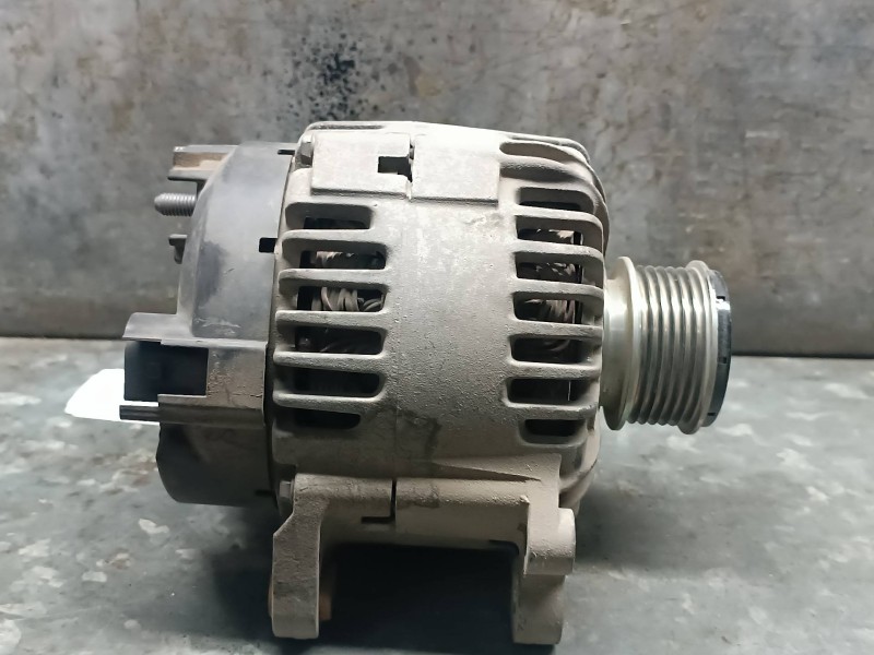 Recambio de alternador para seat leon (1p1) referencia OEM IAM 06F903023C  140A