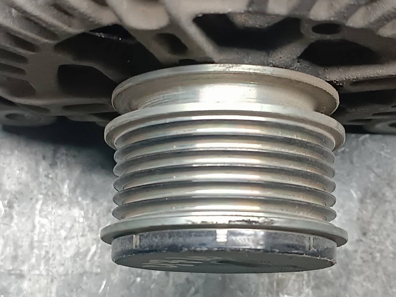 Recambio de alternador para seat leon (1p1) referencia OEM IAM 06F903023C  140A