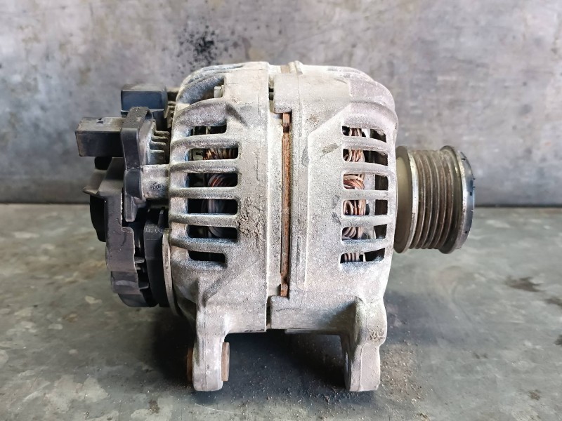 Recambio de alternador para audi a2 (8z) 1.4 tdi (55kw) referencia OEM IAM 045903023G  140A