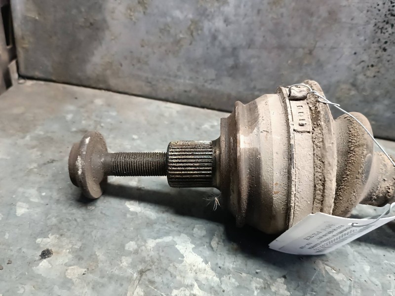 Recambio de transmision trasera izquierda para audi a6 berlina (4f2) referencia OEM IAM 4F0501203B T3 