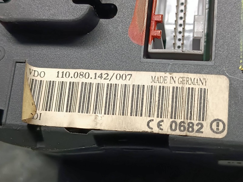 Recambio de cuadro instrumentos para audi a3 (8l) referencia OEM IAM 110080142 88311286 VDO