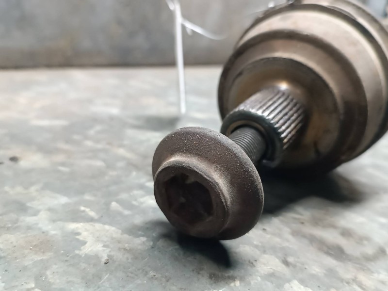 Recambio de transmision delantera derecha para audi a6 berlina (4f2) referencia OEM IAM 4F0501203B  