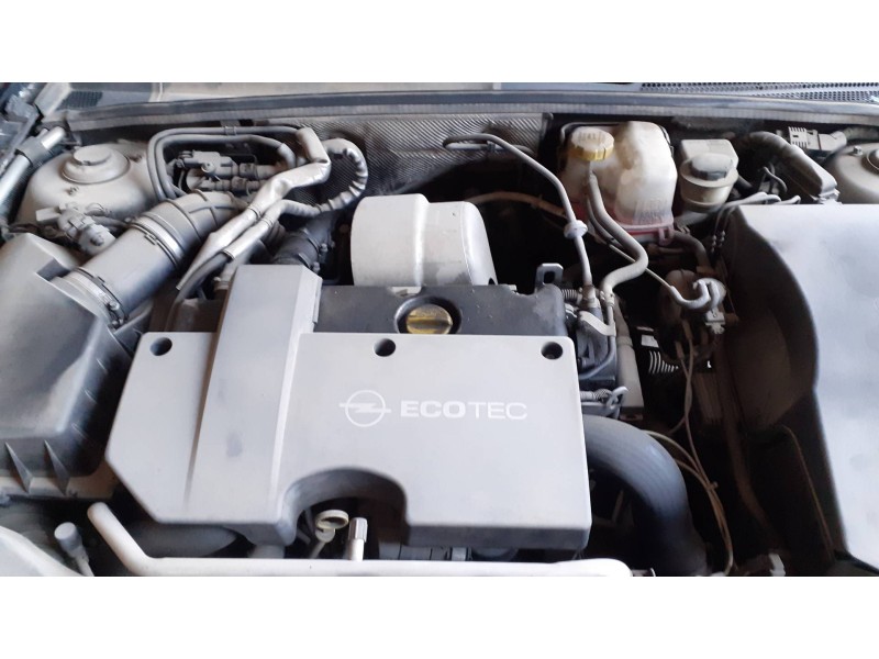 opel vectra c berlina del año 2003