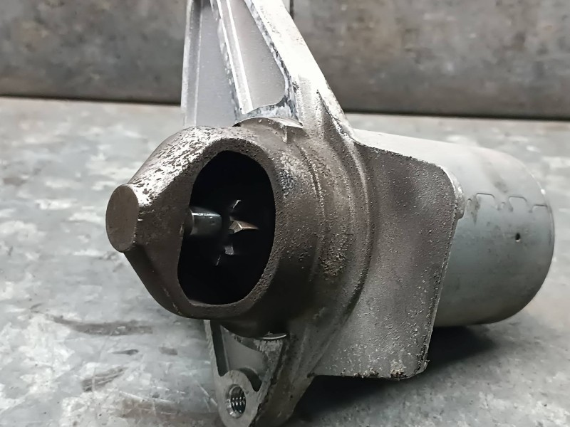 Recambio de motor arranque para renault megane iii coupe referencia OEM IAM 233001007XB 31H90400R VALEO