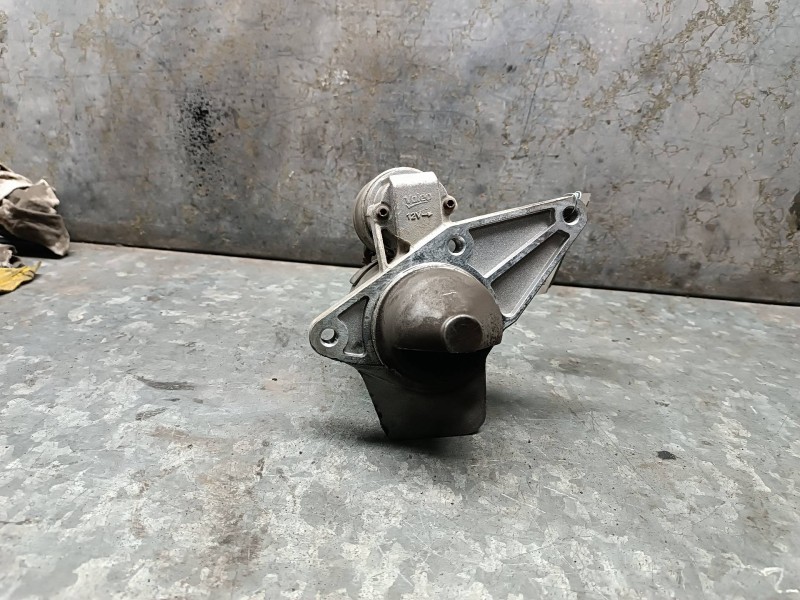 Recambio de motor arranque para renault megane iii coupe referencia OEM IAM 233001007XB 31H90400R VALEO