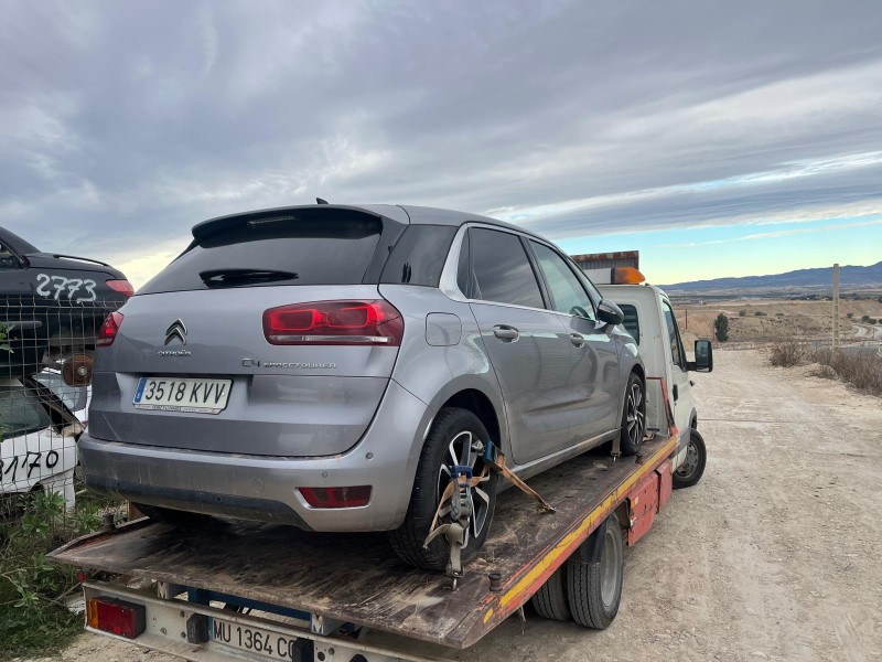 citroen c4 berlina del año 2019
