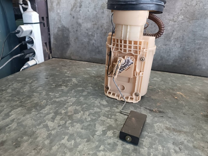 Recambio de bomba combustible para audi a3 (8l) referencia OEM IAM 1J0919051H 228233001003 VDO