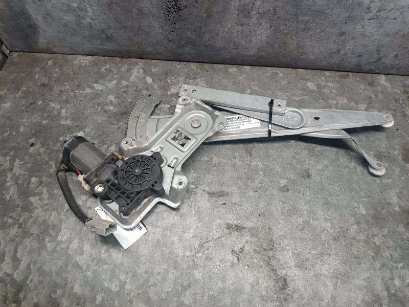 Recambio de elevalunas delantero izquierdo para citroen xsara picasso 1.6 sx referencia OEM IAM 0130821628 191395000 BOSCH