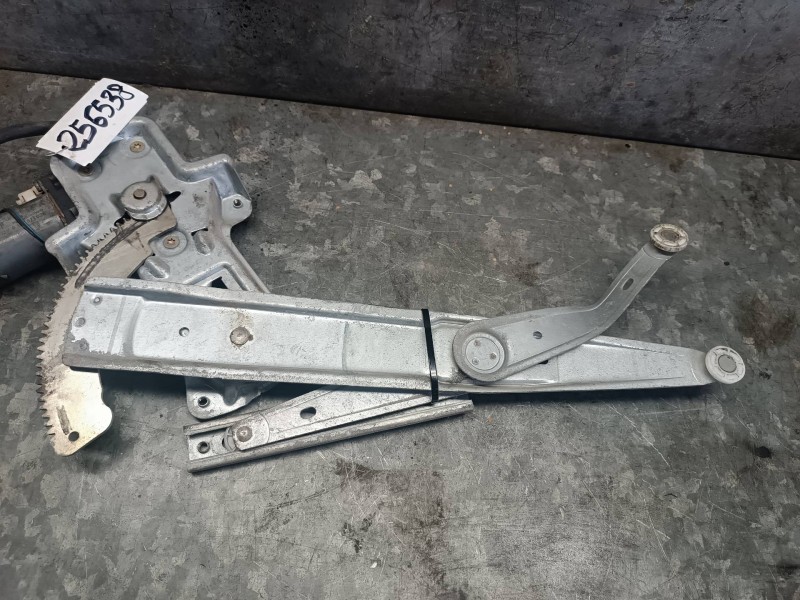 Recambio de elevalunas delantero izquierdo para citroen xsara picasso 1.6 sx referencia OEM IAM 0130821628 191395000 BOSCH