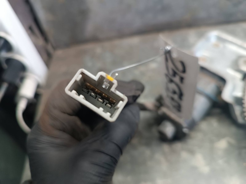 Recambio de elevalunas delantero izquierdo para citroen xsara picasso 1.6 sx referencia OEM IAM 0130821628 191395000 BOSCH