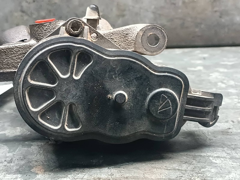 Recambio de pinza de freno trasera izquierda para citroen c4 berlina referencia OEM IAM AE777006  