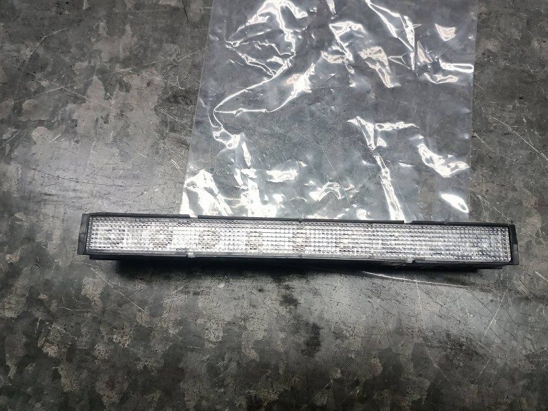 Recambio de luz central de freno para dacia duster ii referencia OEM IAM 265958992D  