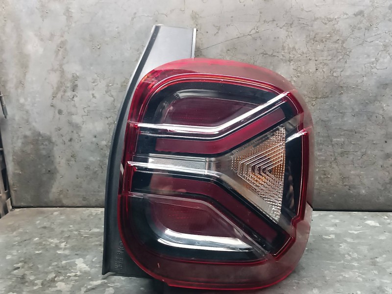 Recambio de piloto trasero derecho para dacia duster ii referencia OEM IAM 265507316R 62323206 